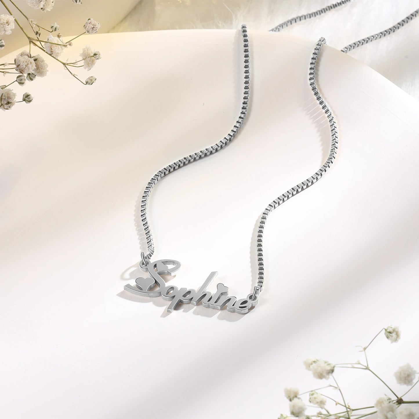 Custom Name Necklace Horizontal with hearts. Silver, Gold and Rose Gold